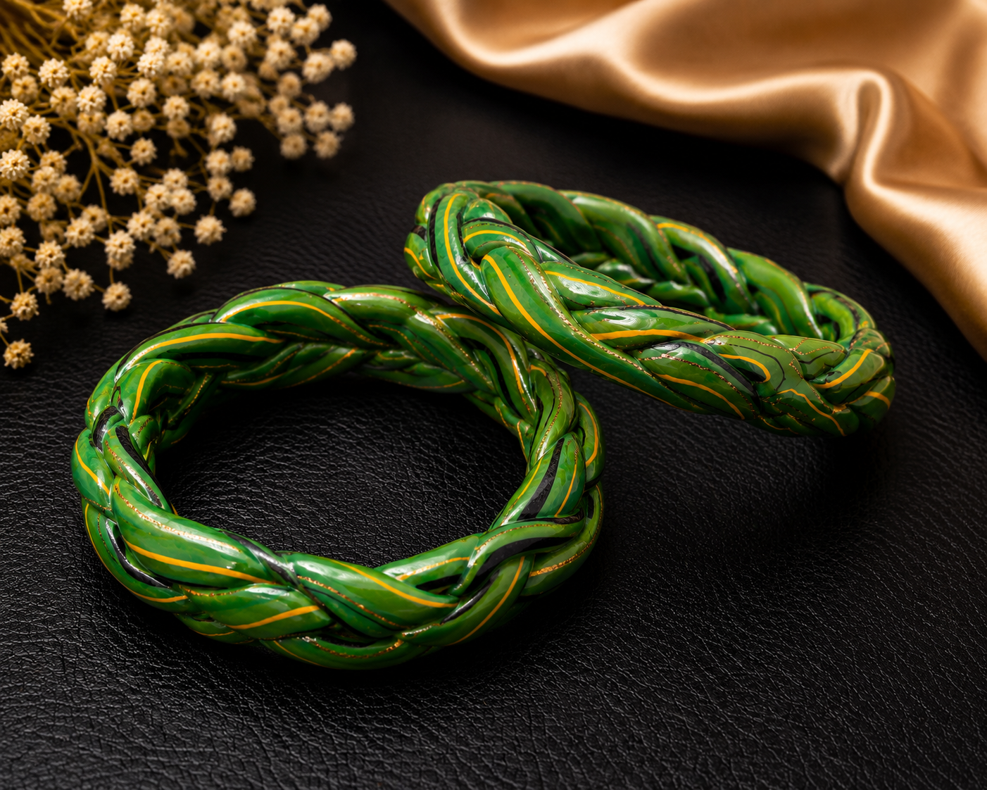 Emerald Twist Lac Bangle Set